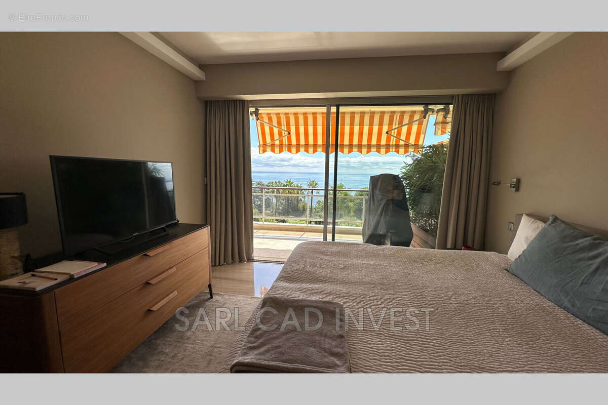 Appartement à VALLAURIS