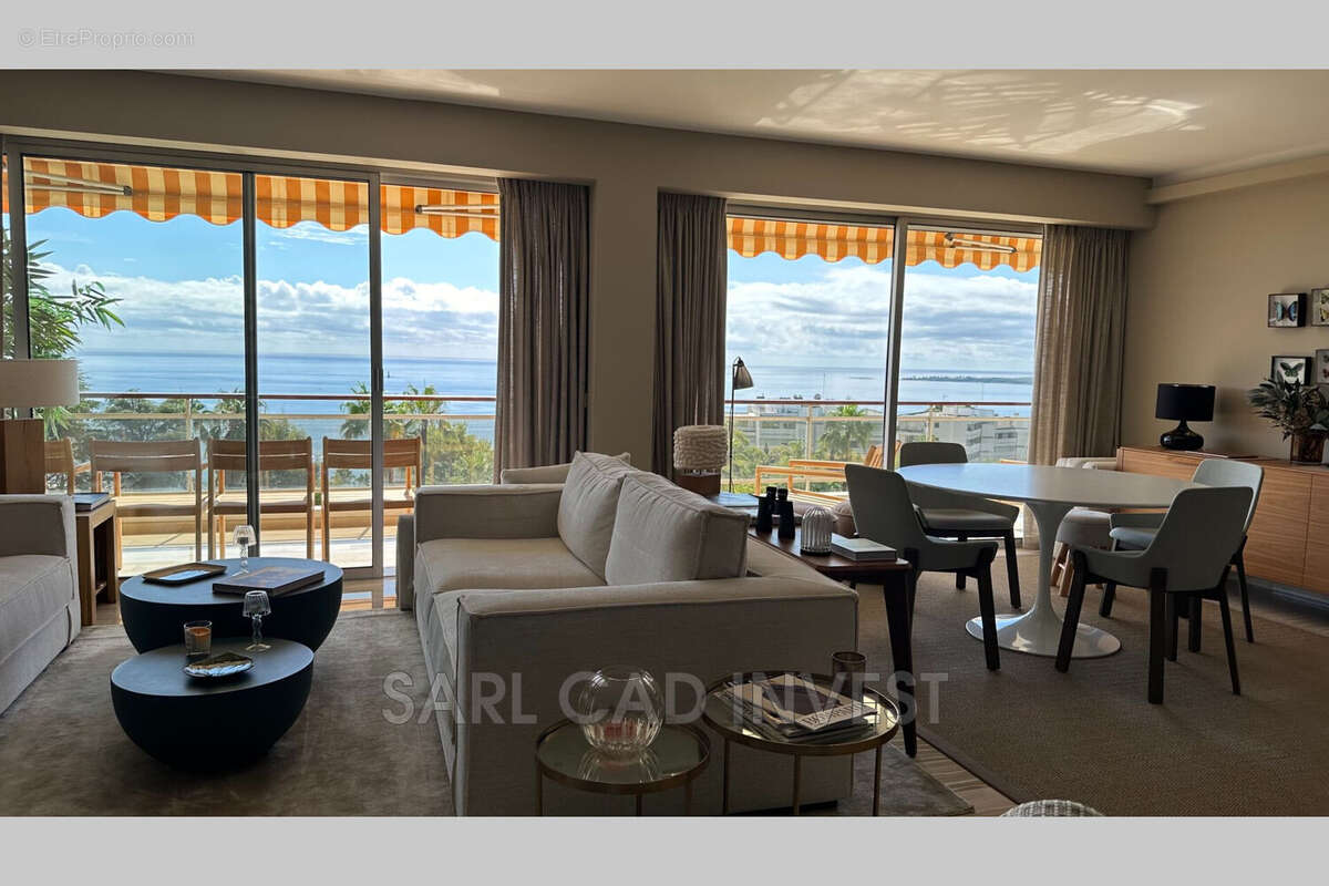 Appartement à VALLAURIS