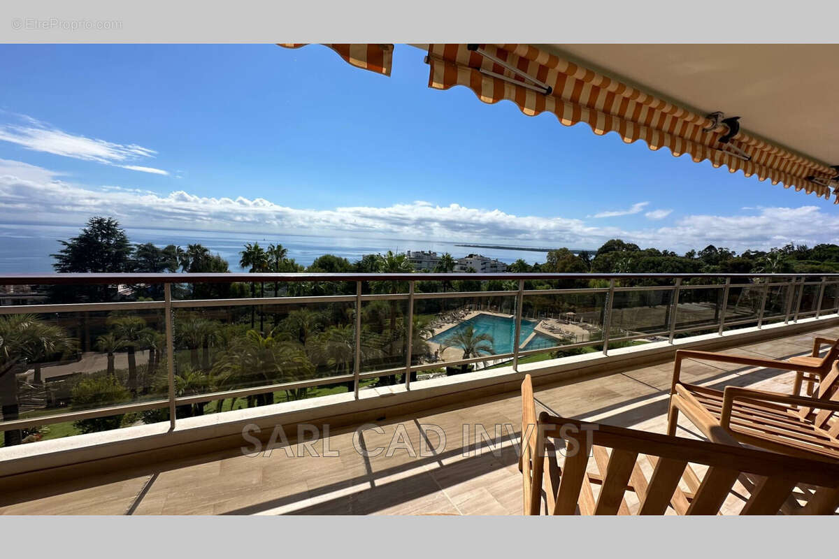 Appartement à VALLAURIS