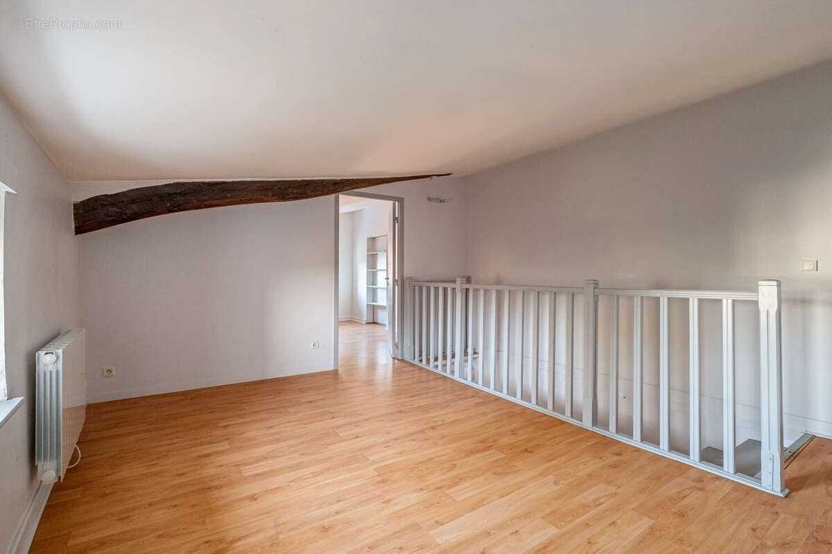 Appartement à CRAPONNE