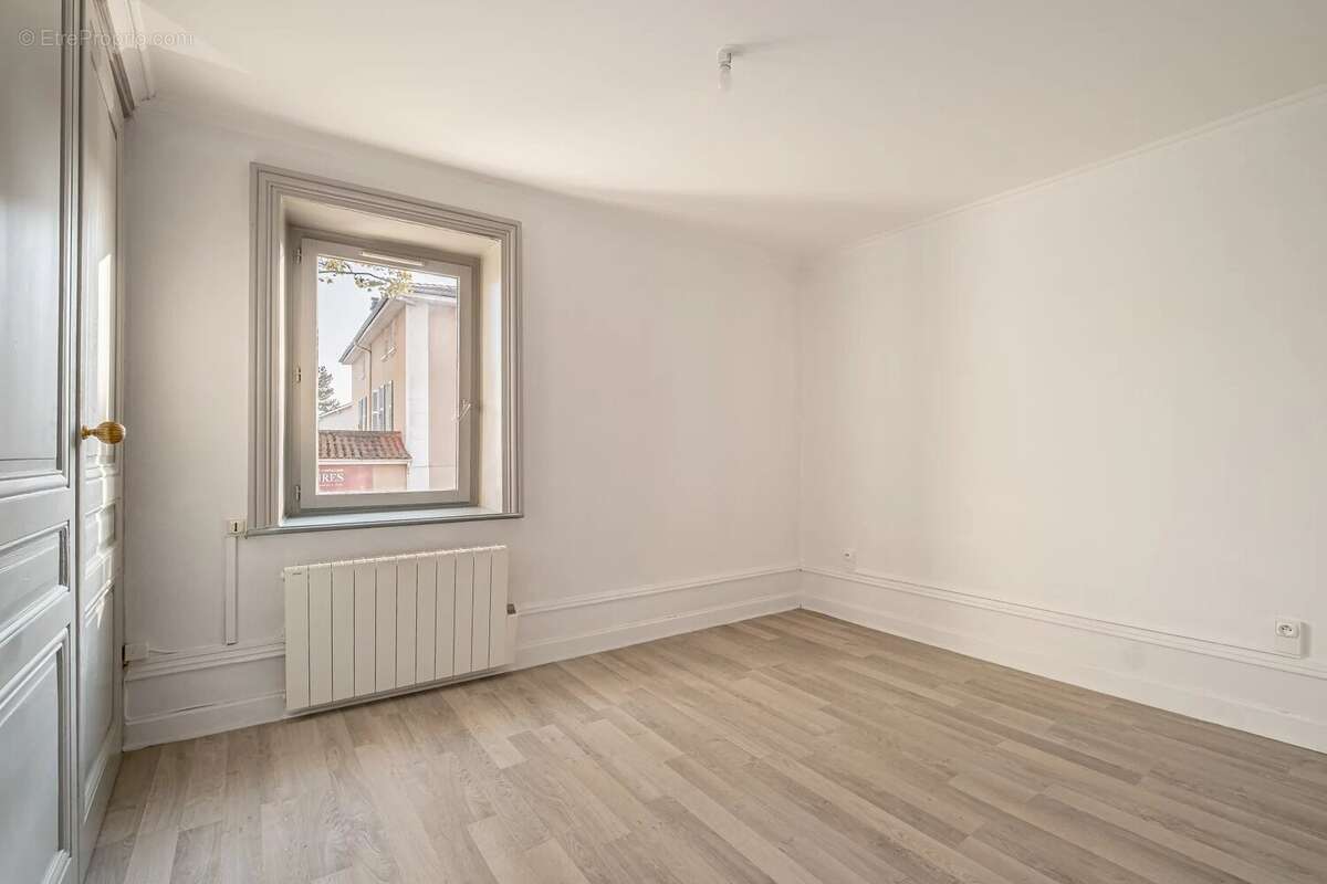 Appartement à CRAPONNE