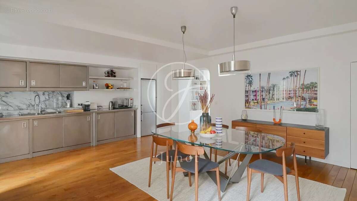 Appartement à PARIS-2E