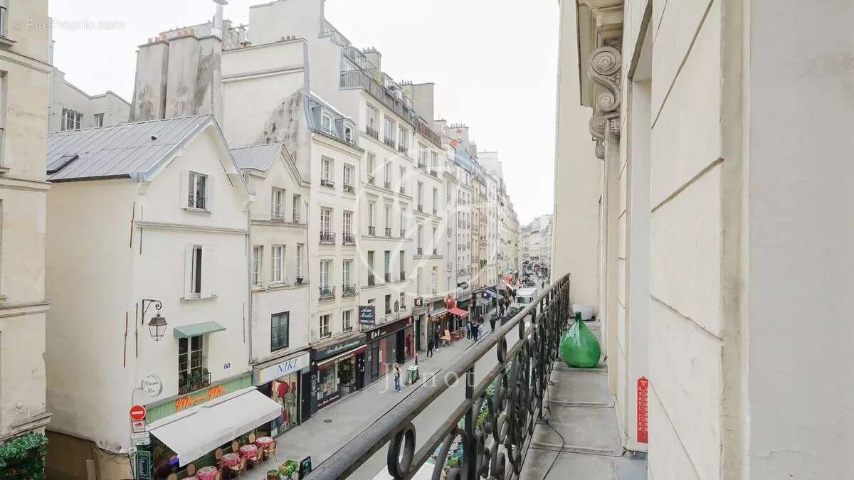 Appartement à PARIS-2E