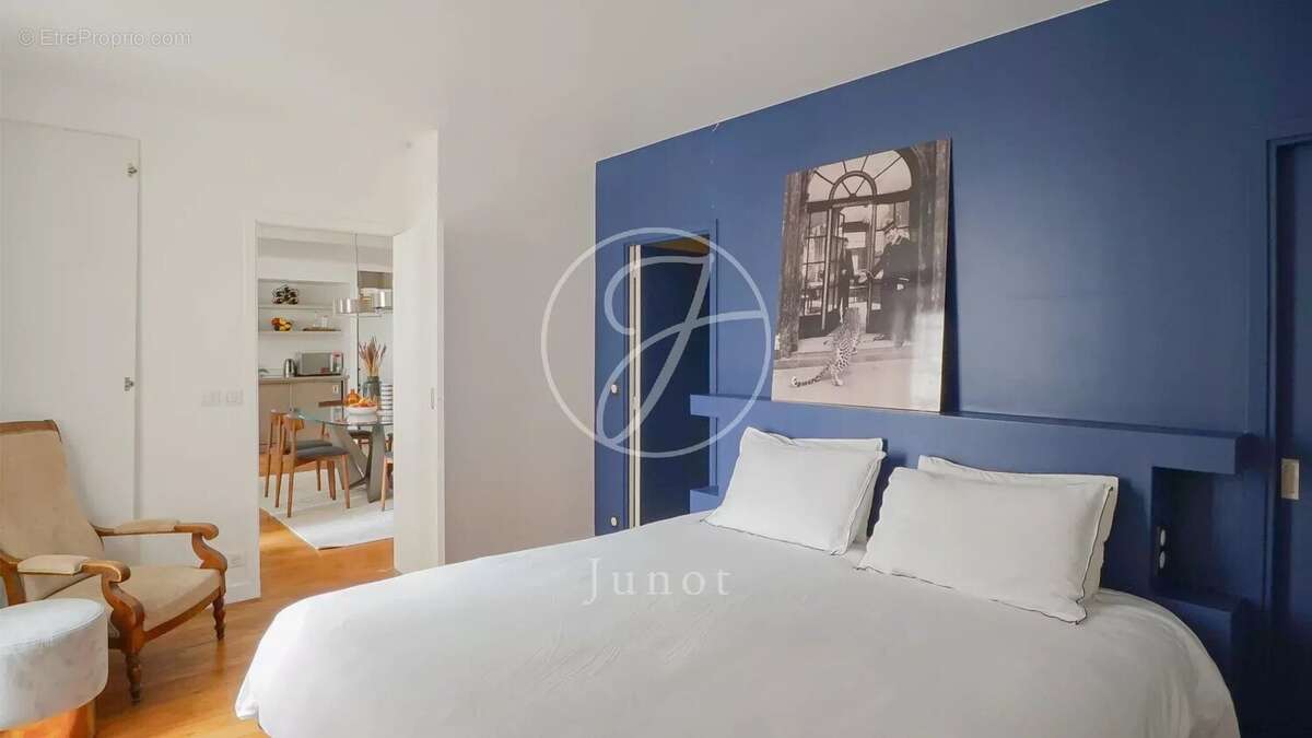 Appartement à PARIS-2E