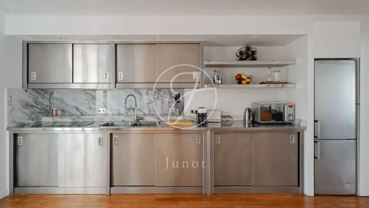 Appartement à PARIS-2E