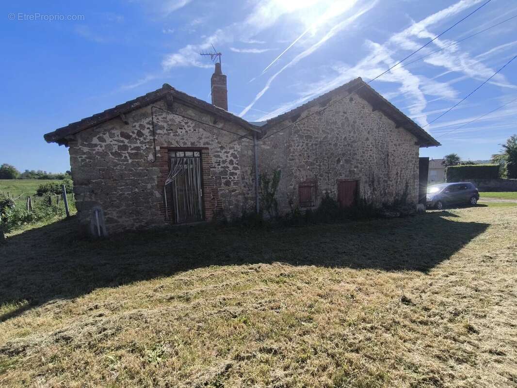 Maison à SAINT-JUNIEN