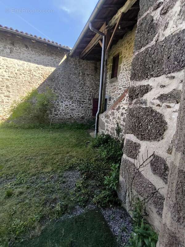 Maison à SAINT-JUNIEN