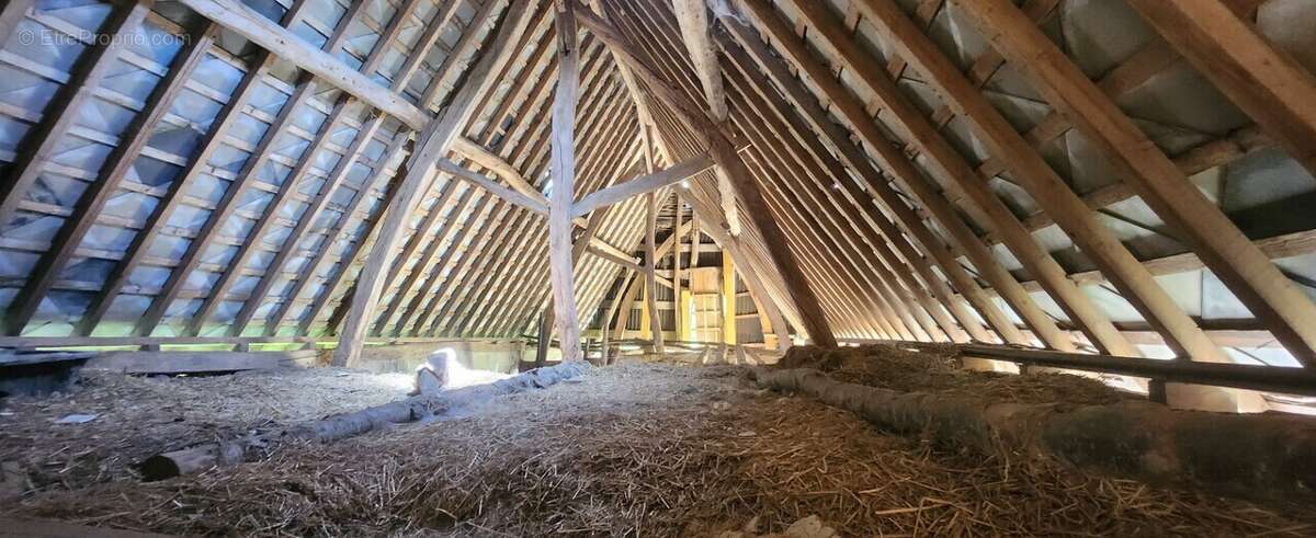 Maison à AVESNES-EN-VAL