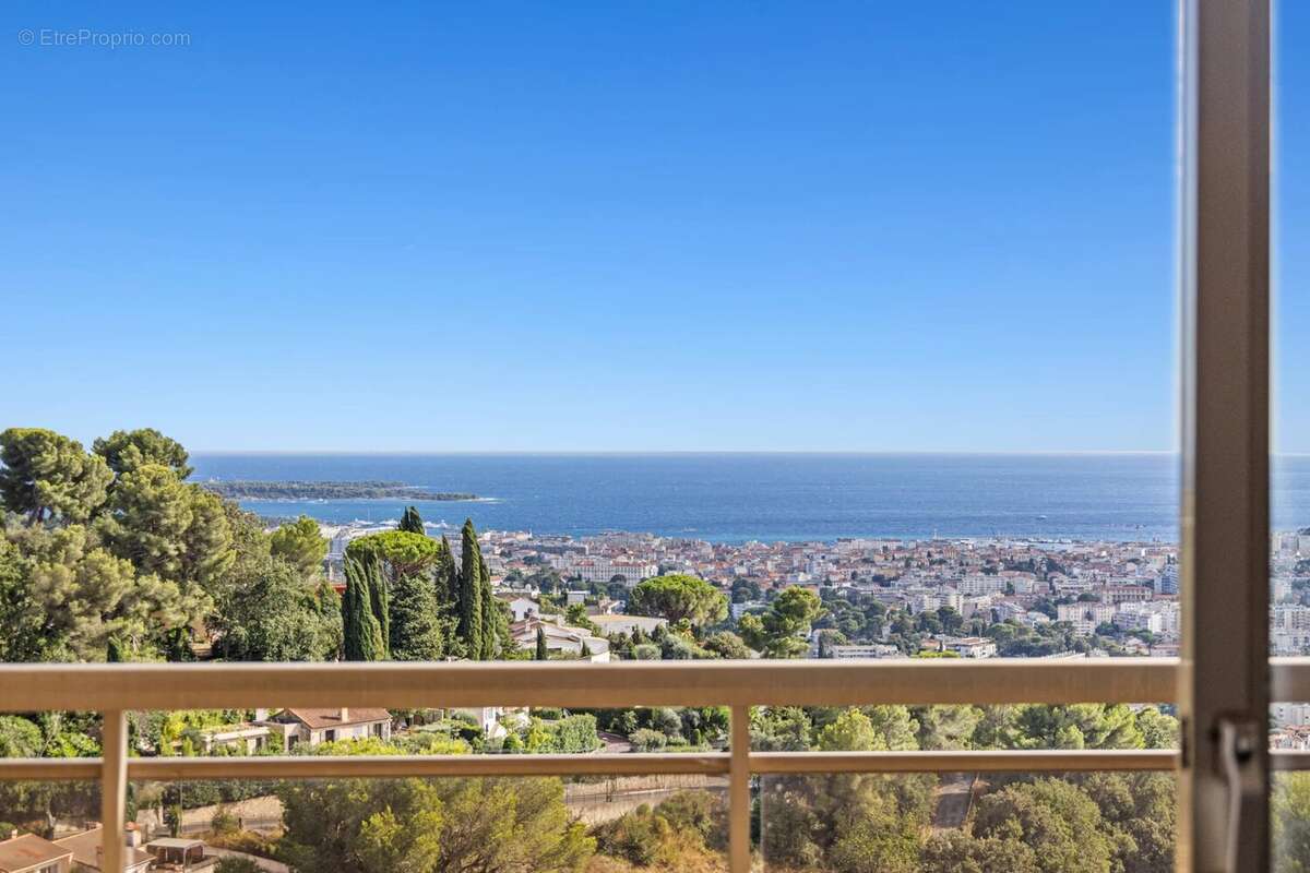 Appartement à LE CANNET