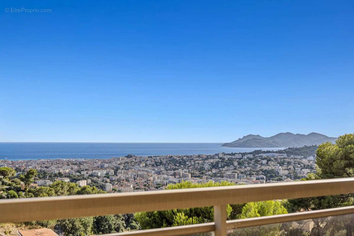 Appartement à LE CANNET