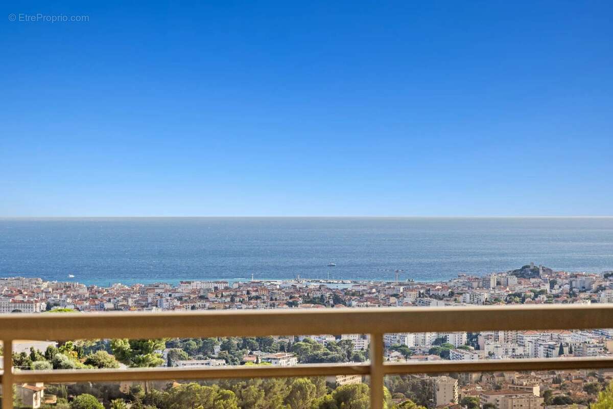 Appartement à LE CANNET