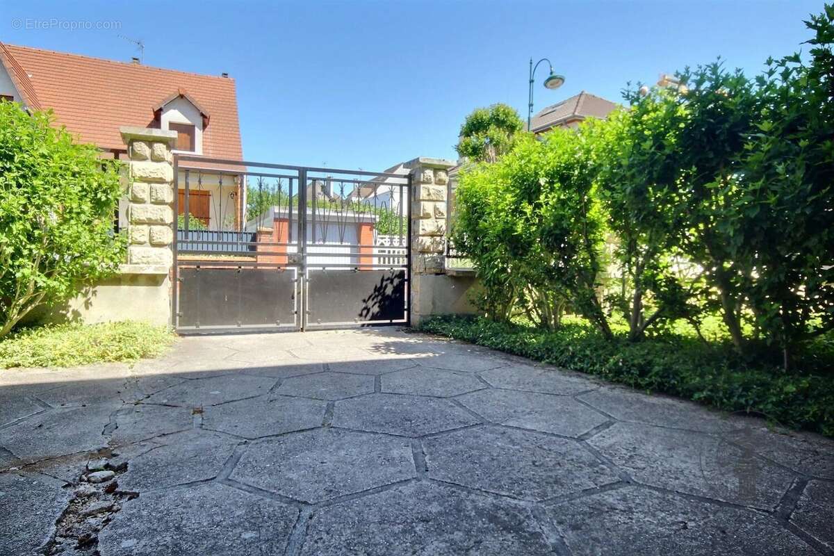 Maison à ORMESSON-SUR-MARNE