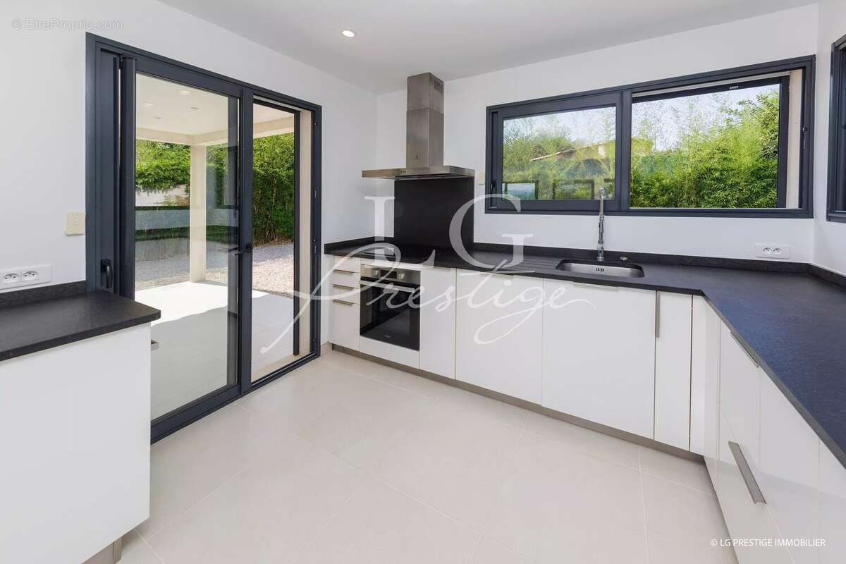 Maison à MANDELIEU-LA-NAPOULE