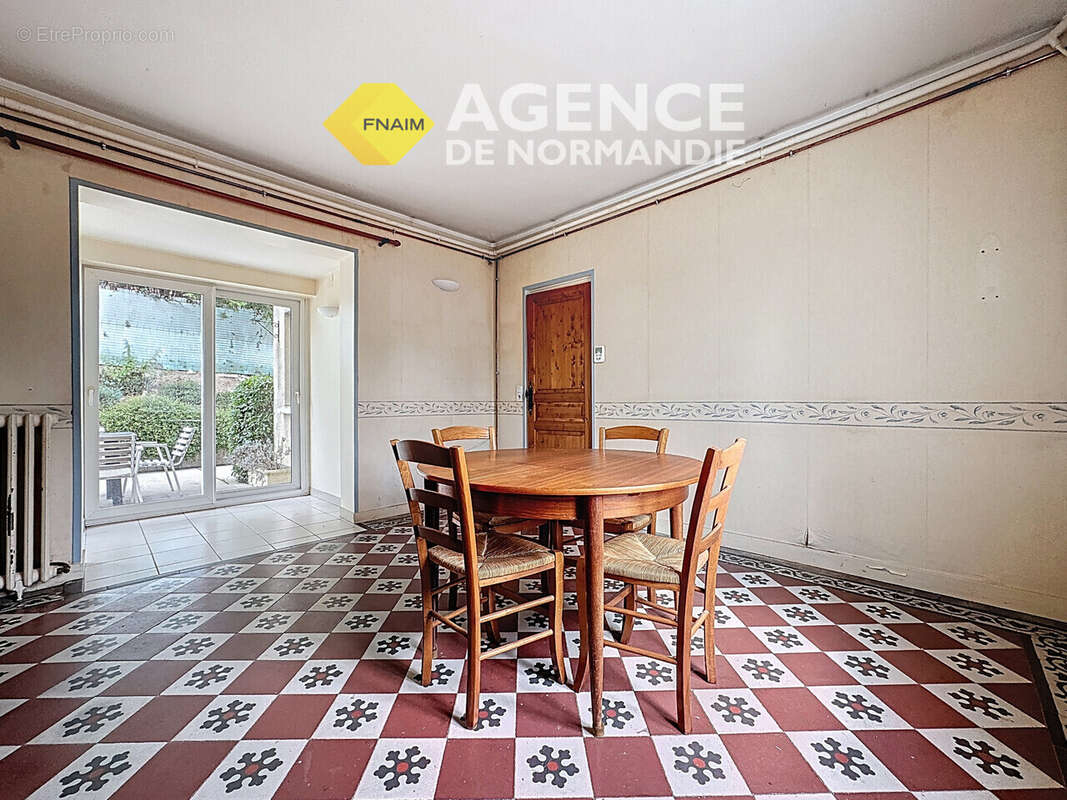 Maison à MONTREUIL-L&#039;ARGILLE