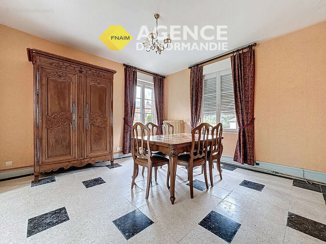 Maison à MONTREUIL-L&#039;ARGILLE