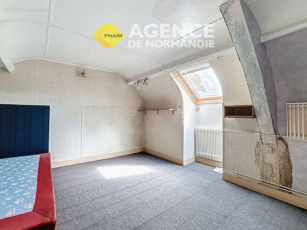 Maison à MONTREUIL-L&#039;ARGILLE