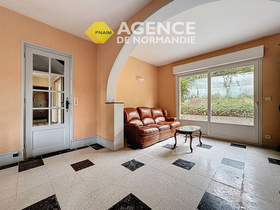 Maison à MONTREUIL-L&#039;ARGILLE