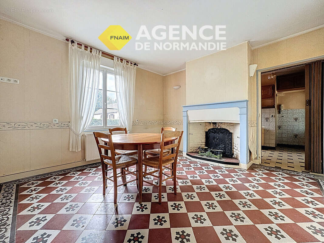 Maison à MONTREUIL-L&#039;ARGILLE