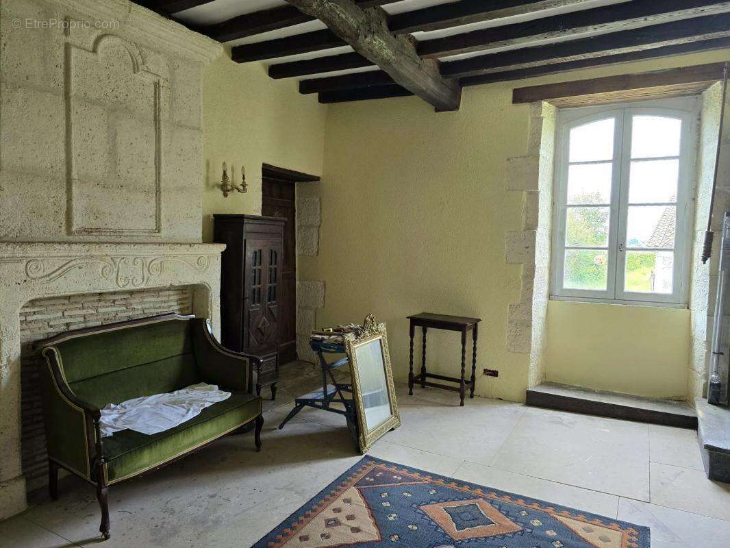 Maison à VILLETOUREIX