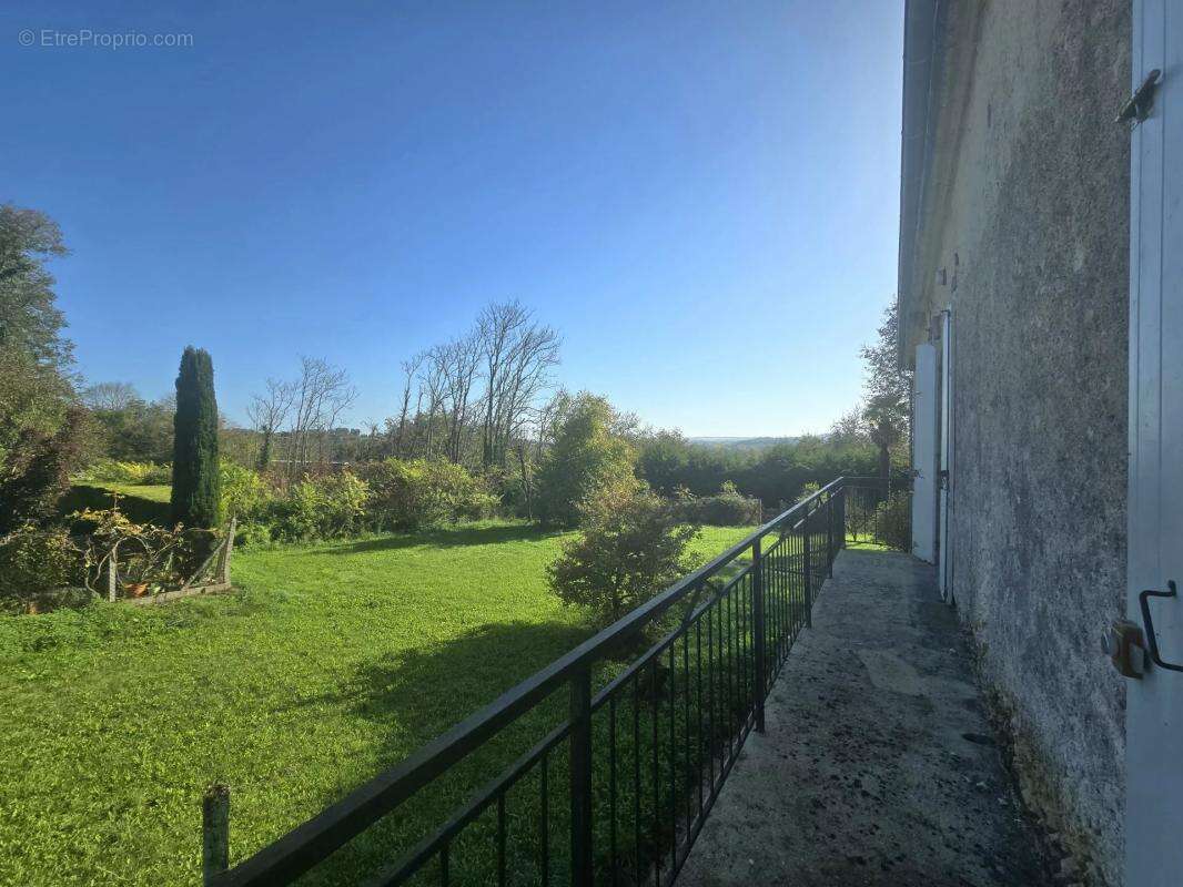 Maison à VILLETOUREIX