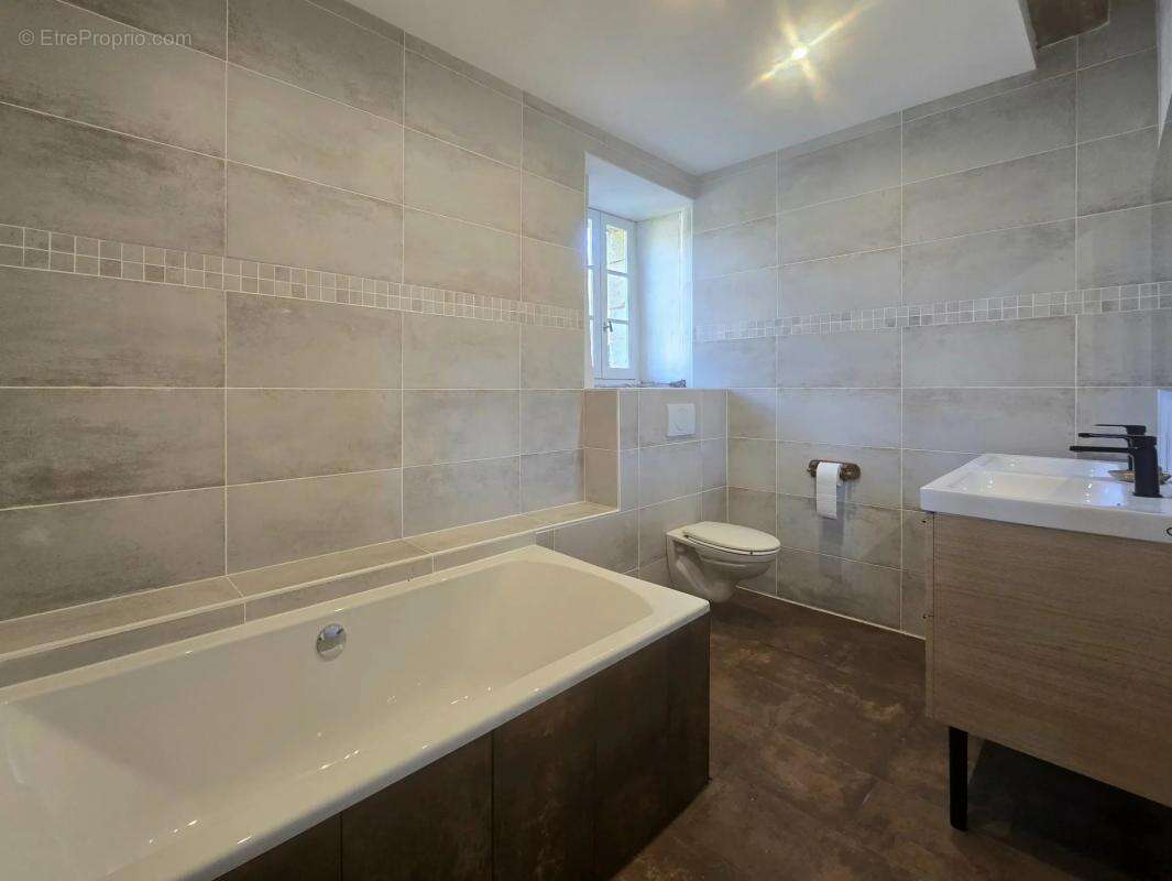 Maison à VILLETOUREIX