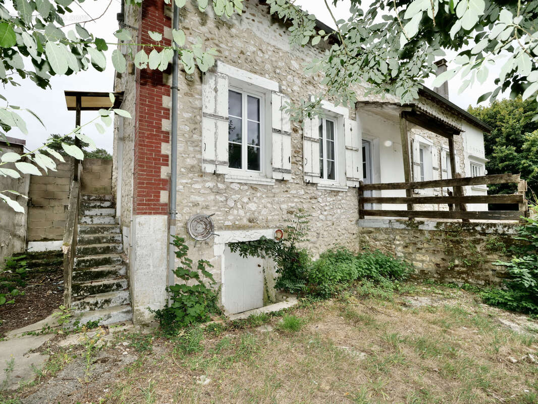 Maison à LE CHATELET-EN-BRIE