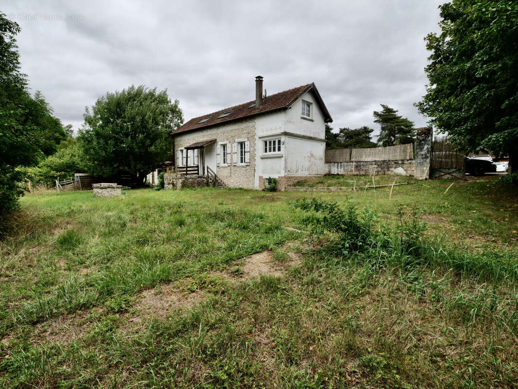 Maison à LE CHATELET-EN-BRIE