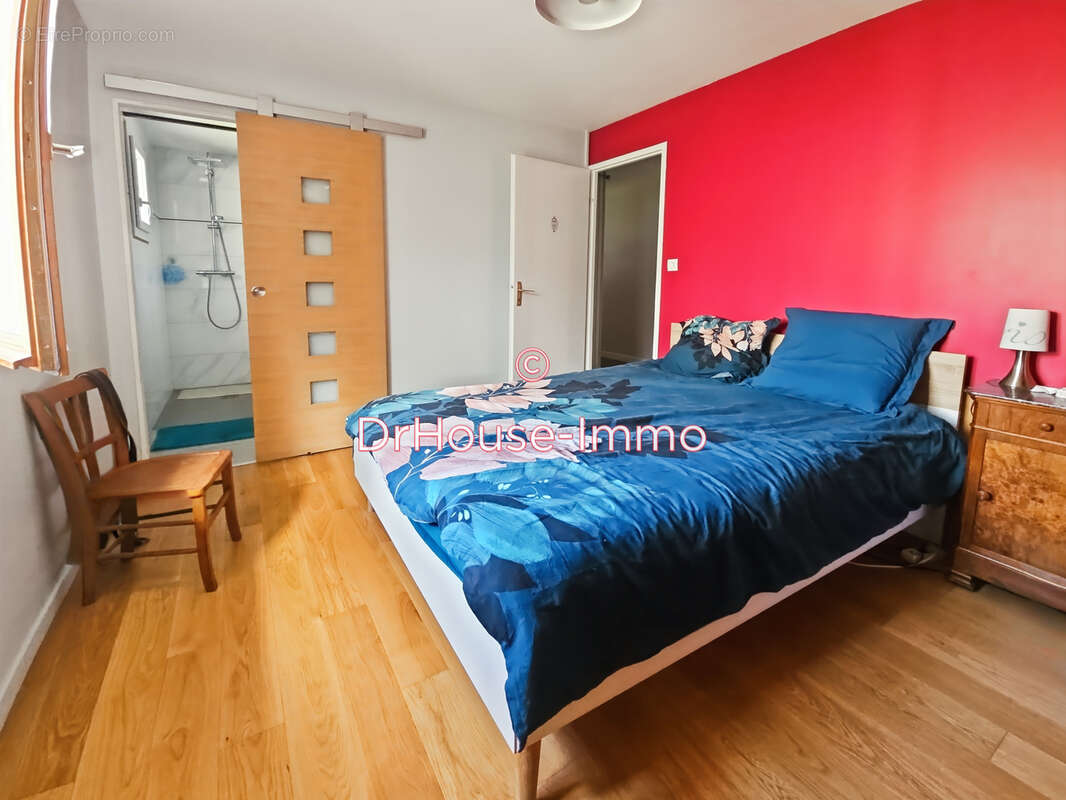 Maison à CHAZELLES-SUR-LYON