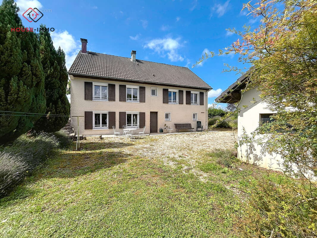 Maison à CLAIRVAUX-LES-LACS