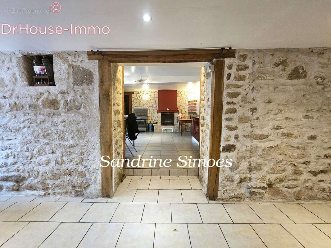 Maison à LA TRIMOUILLE