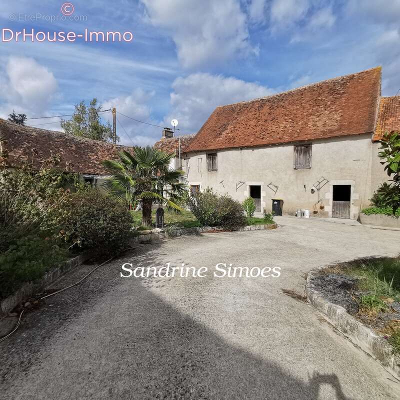 Maison à LA TRIMOUILLE