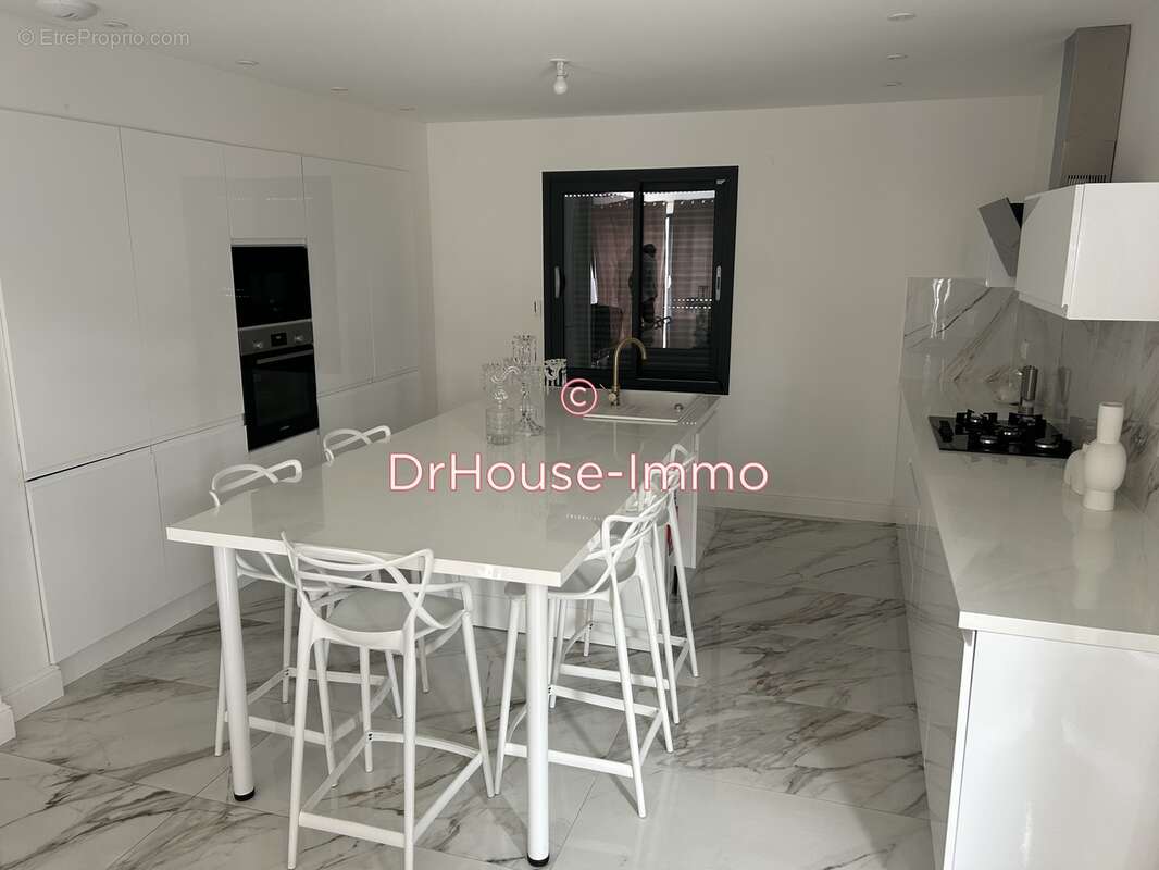 Maison à LA COURONNE