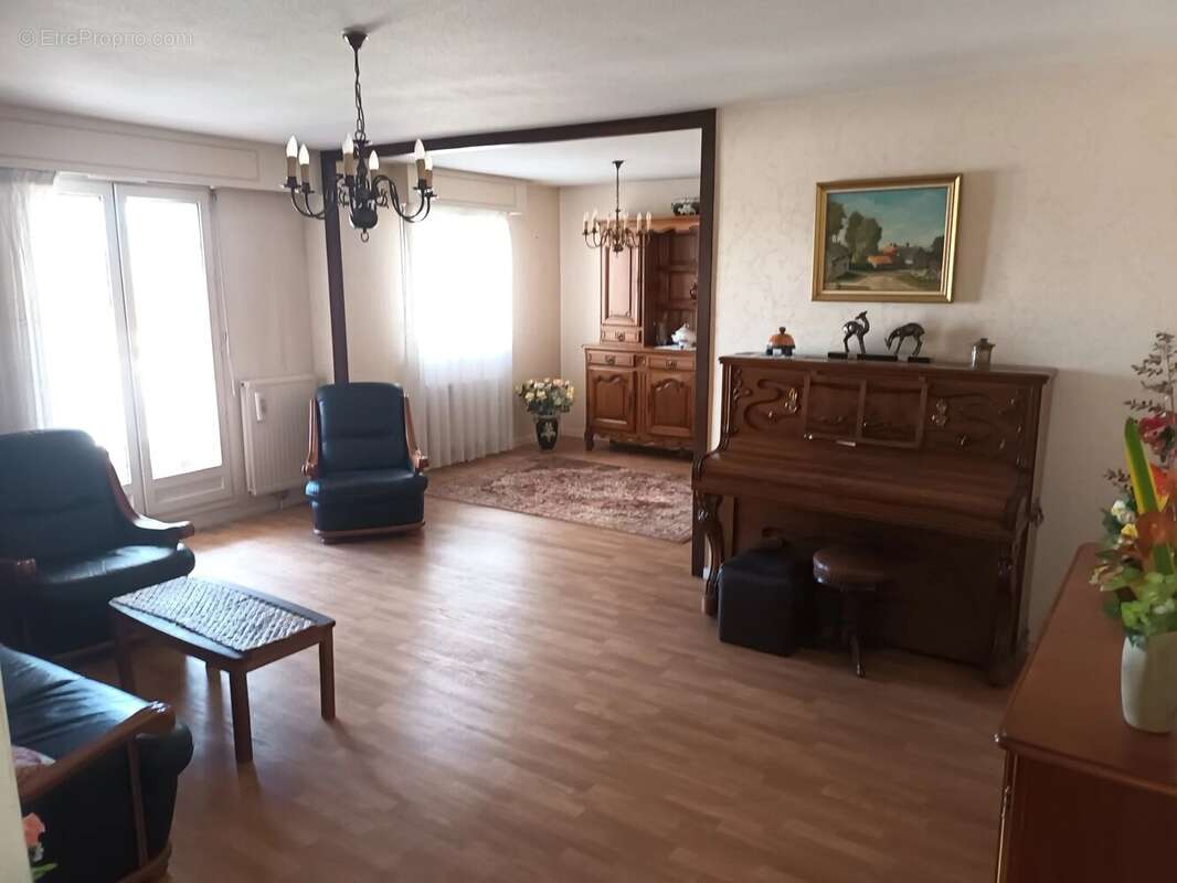 Appartement à MONTCEAU-LES-MINES