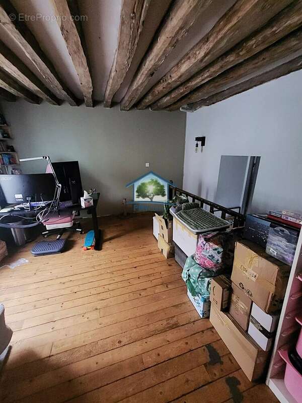 Maison à SAINT-JEAN-LES-DEUX-JUMEAUX