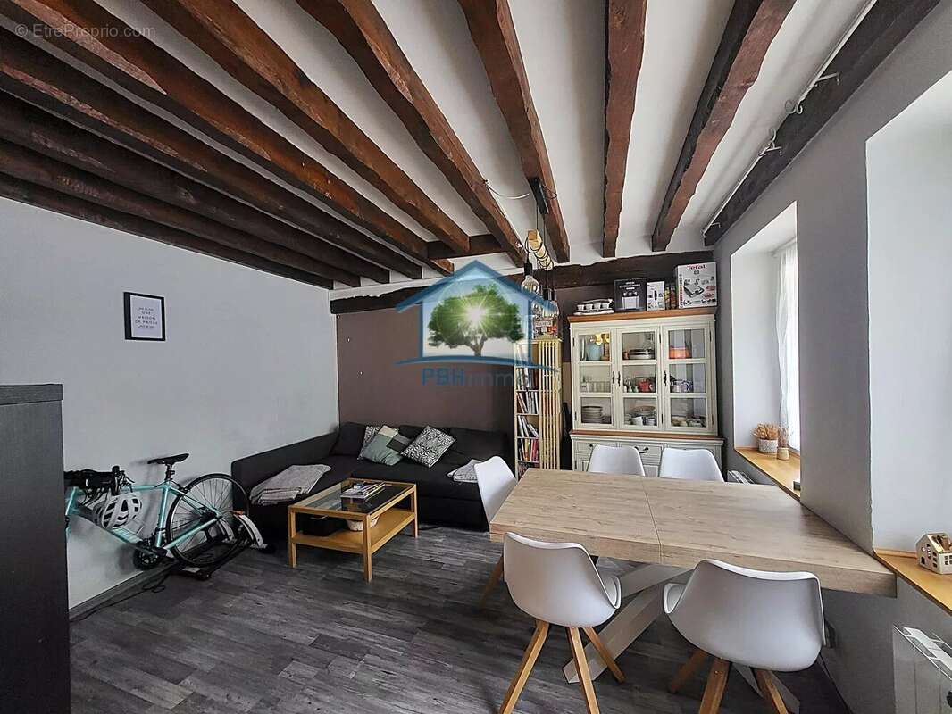 Maison à SAINT-JEAN-LES-DEUX-JUMEAUX