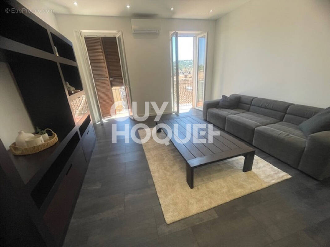 Appartement à VALLAURIS