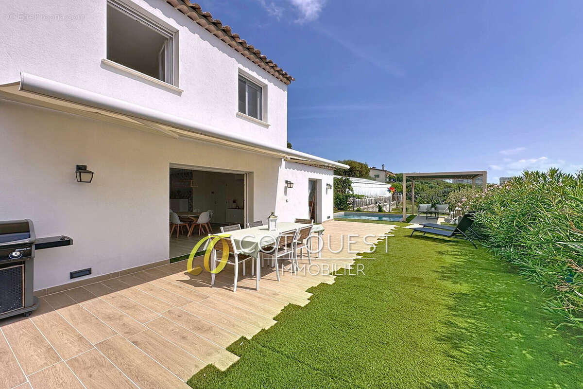 Maison à VILLENEUVE-LOUBET