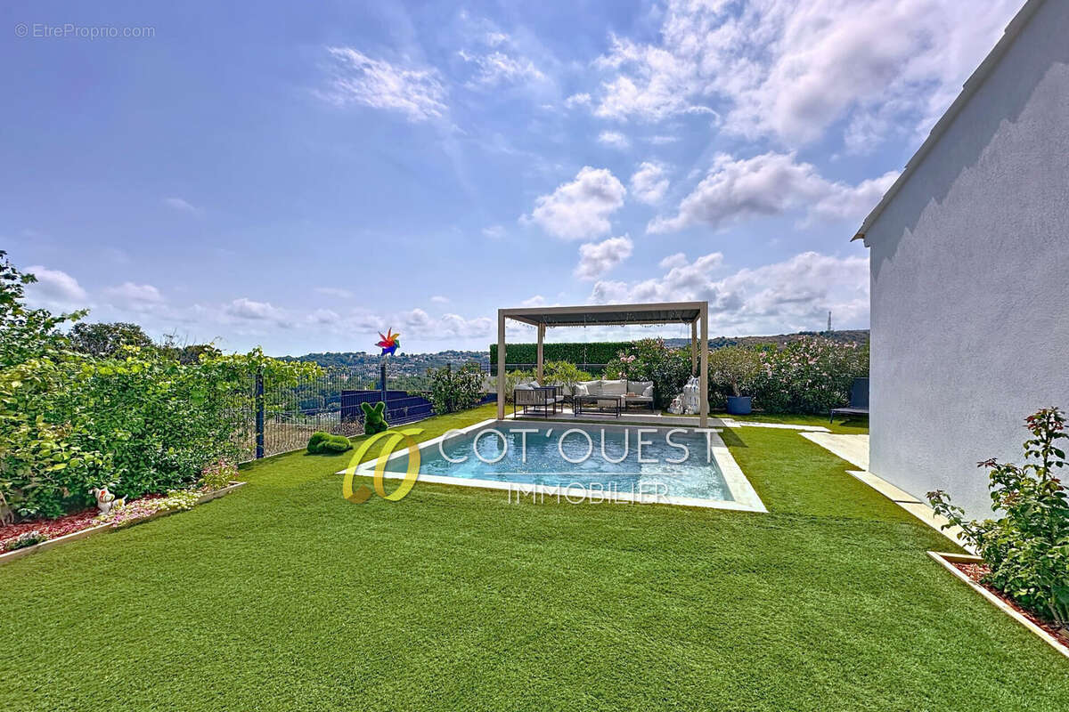 Maison à VILLENEUVE-LOUBET