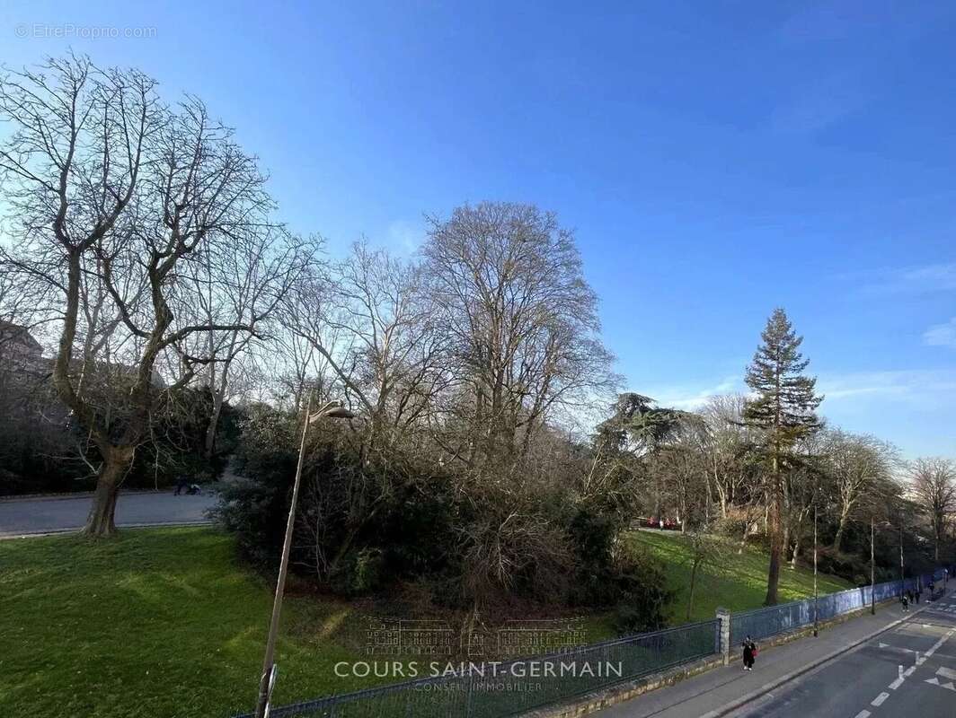 Appartement à PARIS-14E