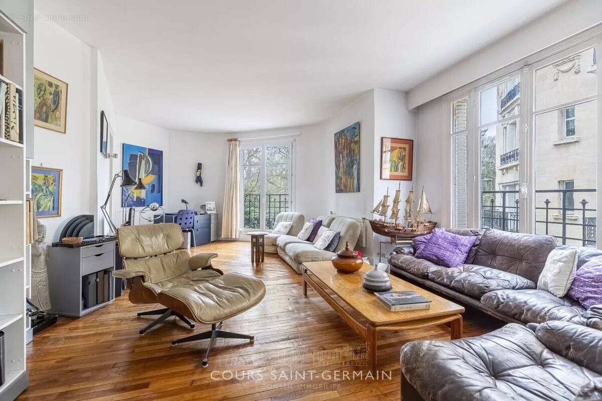 Appartement à PARIS-14E