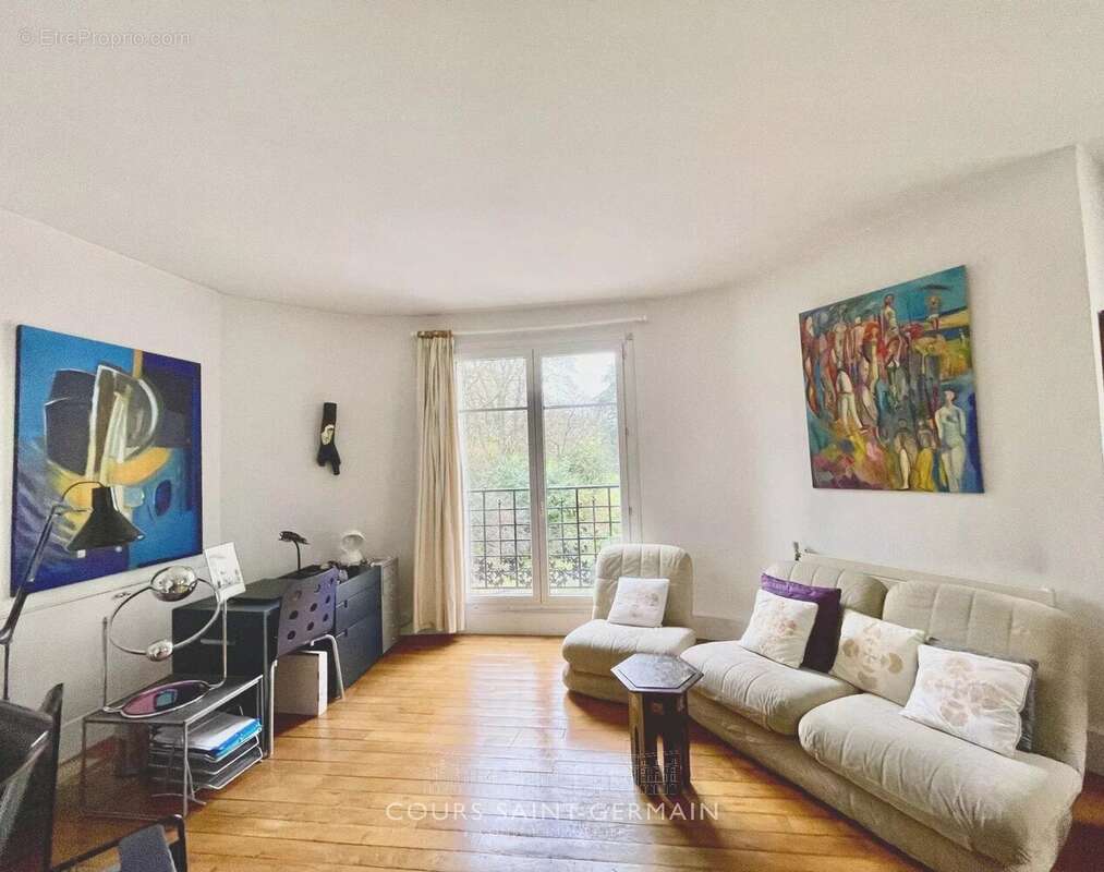 Appartement à PARIS-14E