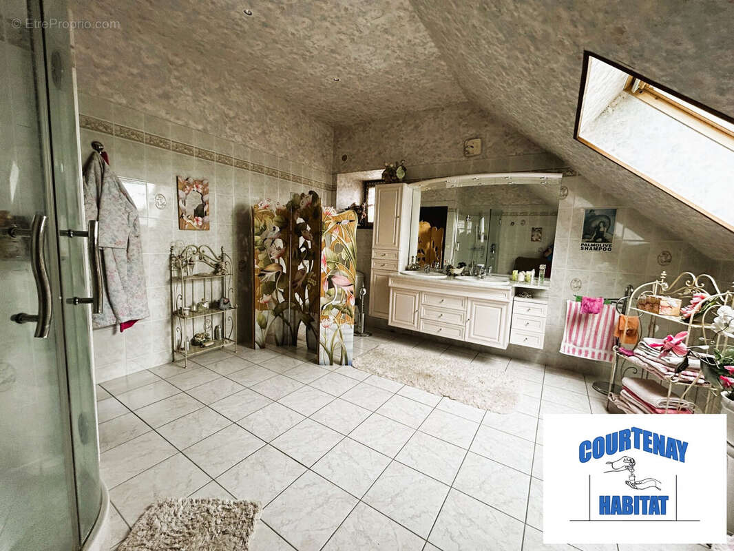 Maison à SAINT-HILAIRE-LES-ANDRESIS