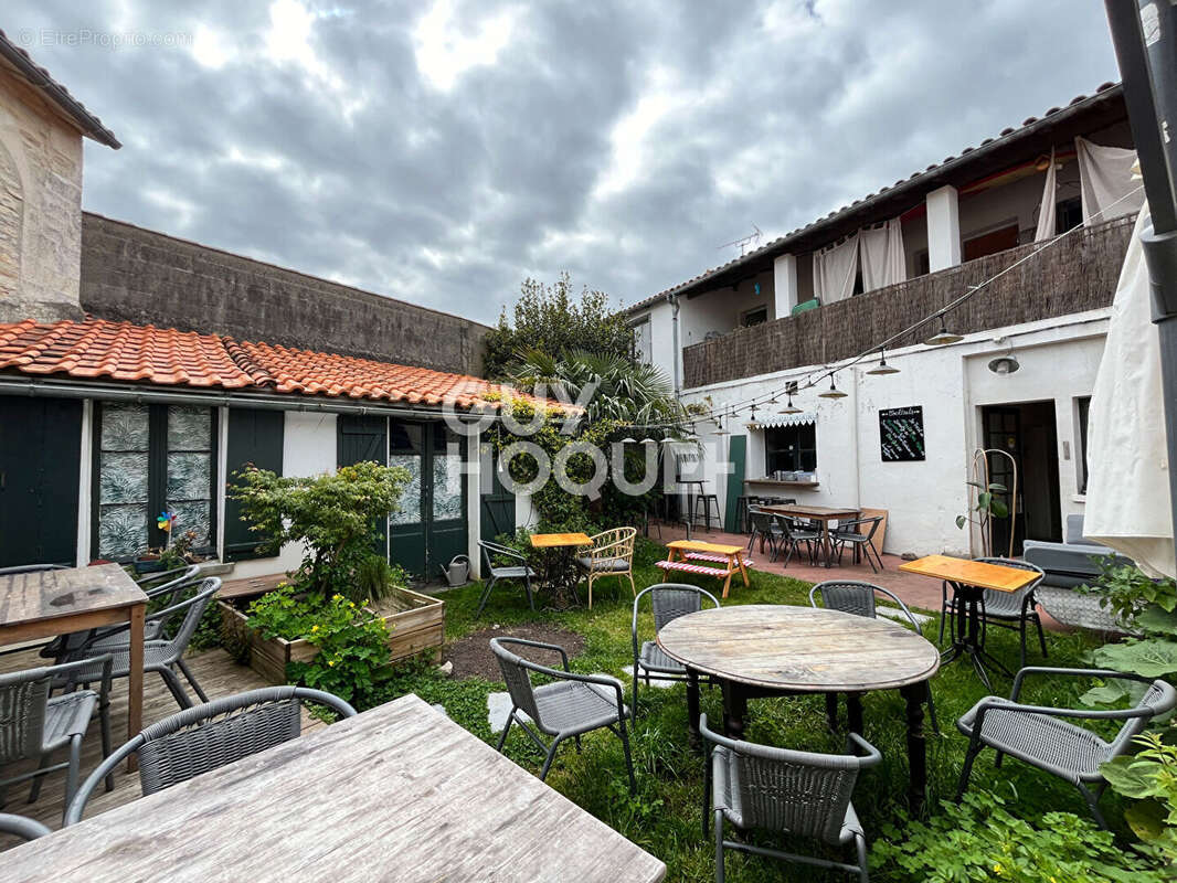 Commerce à LA FLOTTE