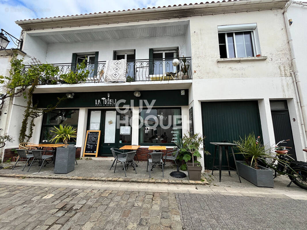 Commerce à LA FLOTTE