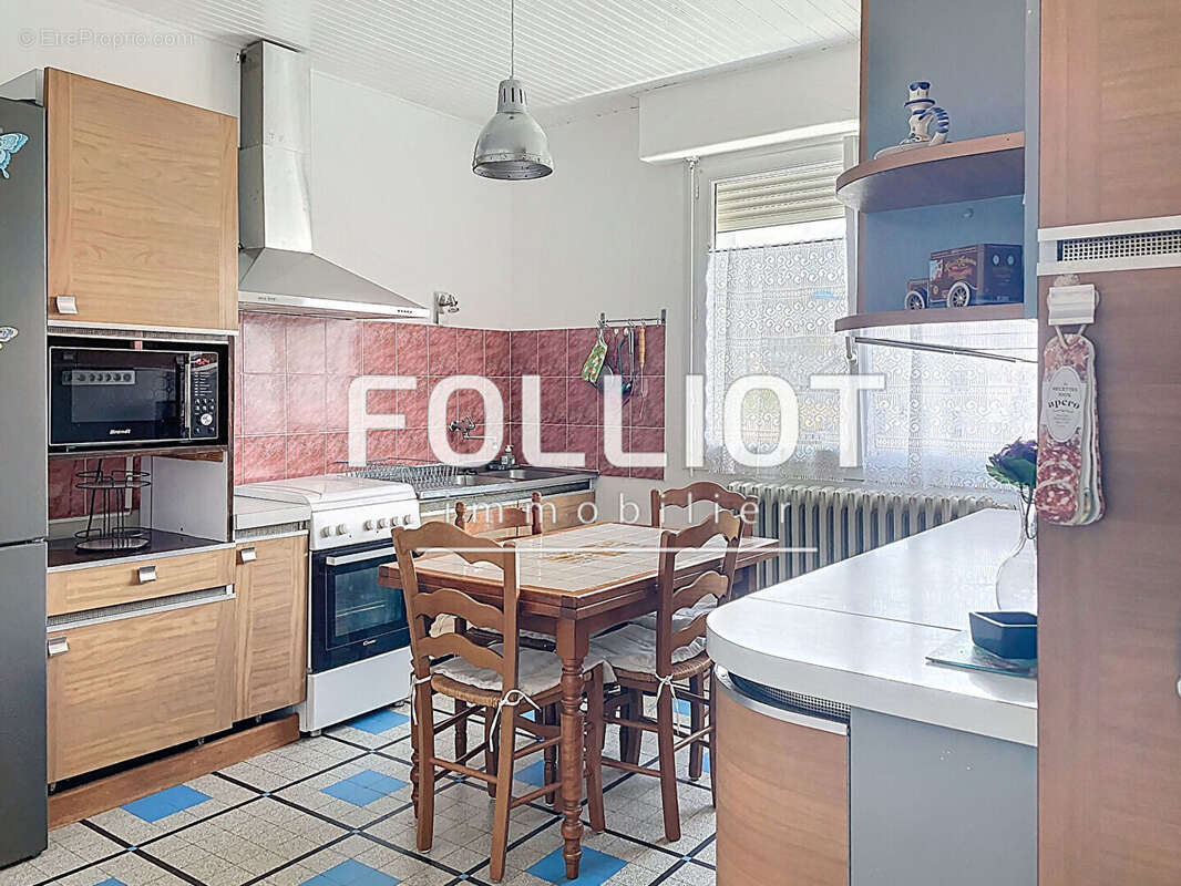 Maison à DONVILLE-LES-BAINS