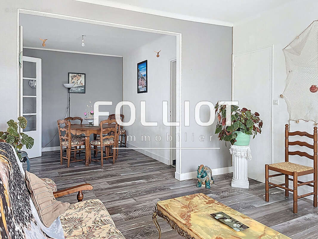 Maison à DONVILLE-LES-BAINS