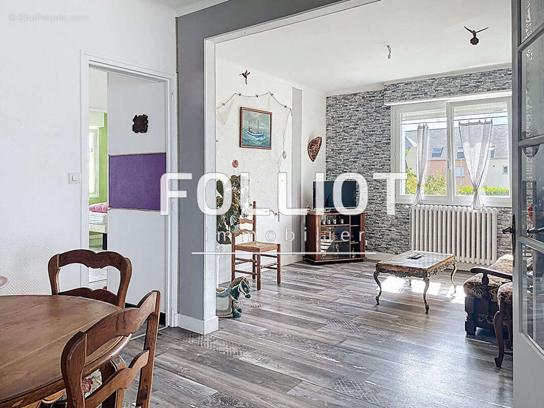 Maison à DONVILLE-LES-BAINS