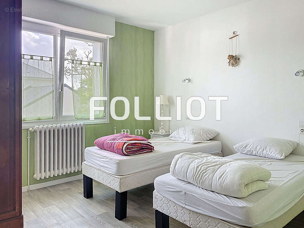 Maison à DONVILLE-LES-BAINS