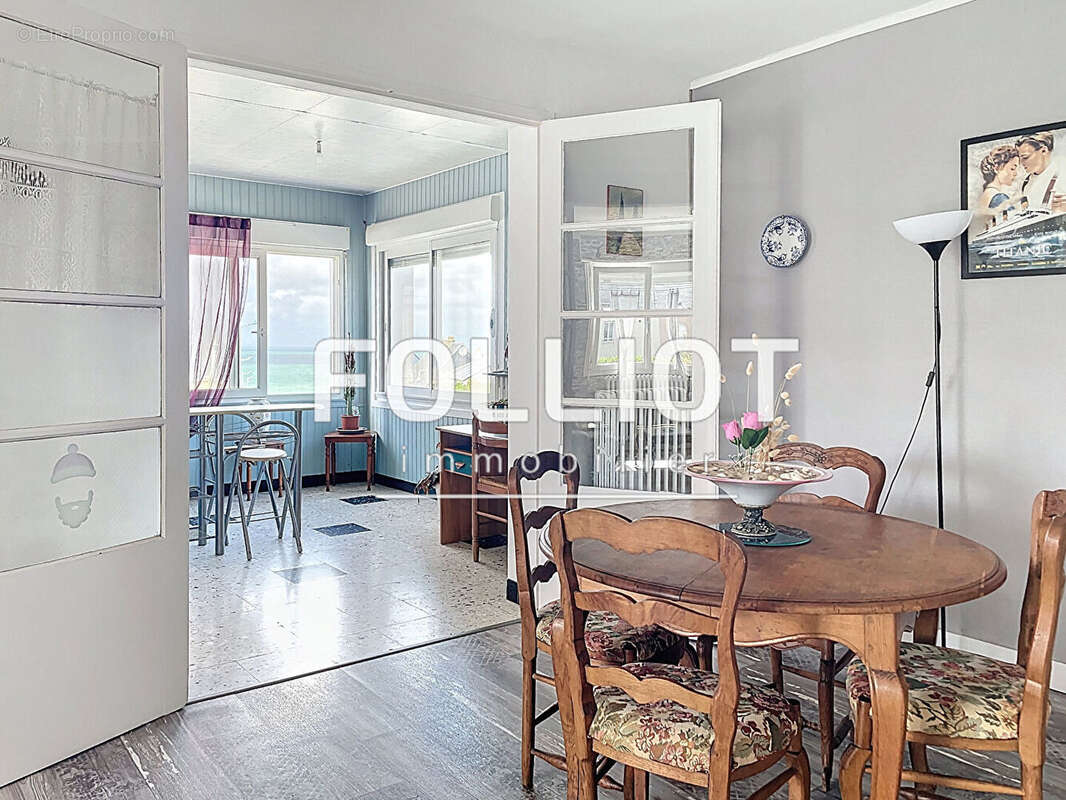 Maison à DONVILLE-LES-BAINS