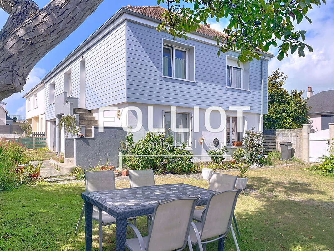 Maison à DONVILLE-LES-BAINS